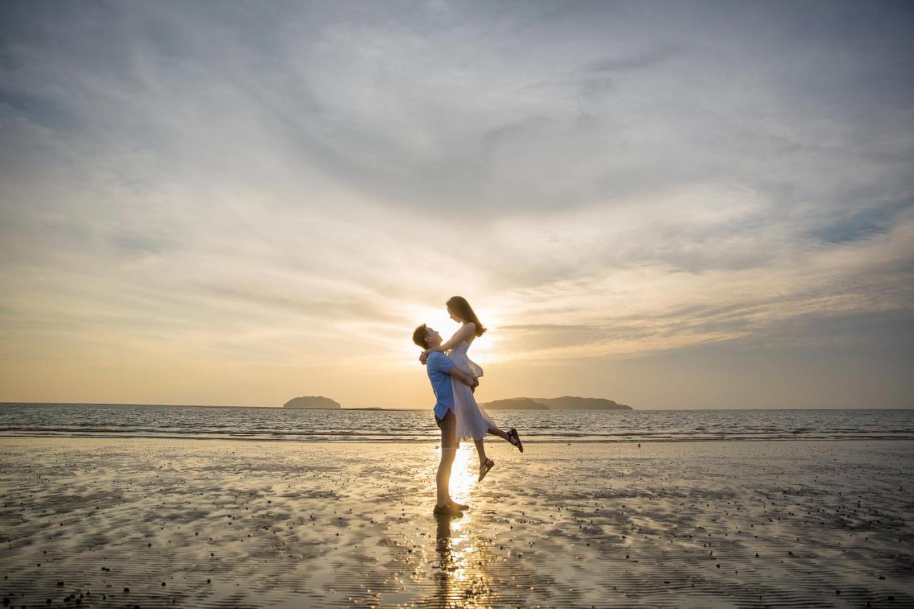 Holiday Inn Express Kota Kinabalu City Centre By Ihg Bagian luar foto